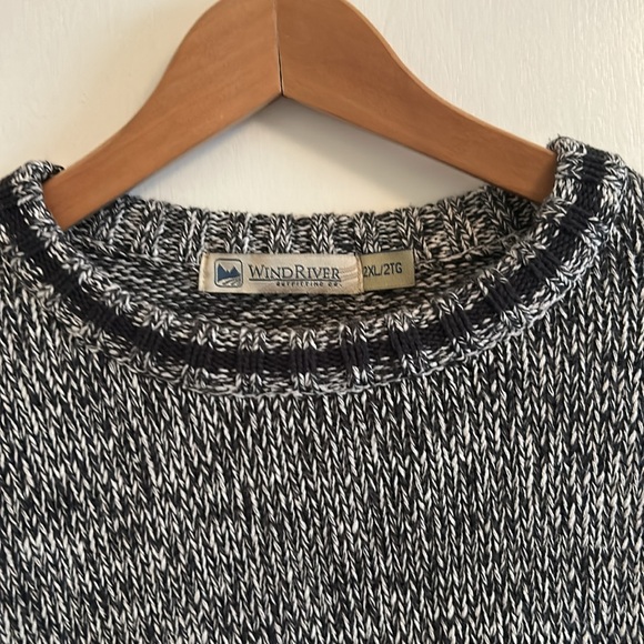 Windriver VGUC  grey and dark blue sweater. Could be unisex. - Picture 3 of 10